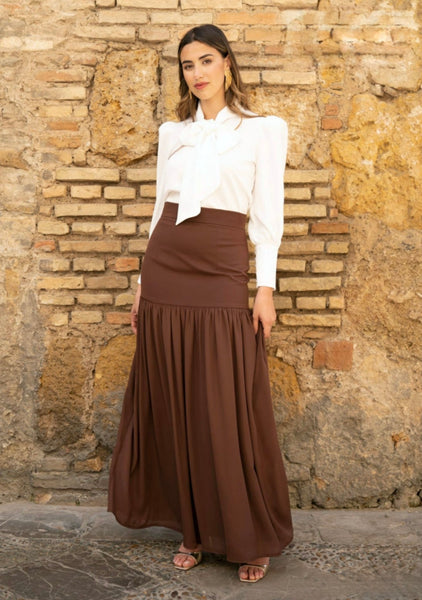 BLUSA BLANCA CON LAZADA ANA.