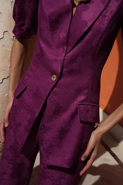 TRAJE PRUNE